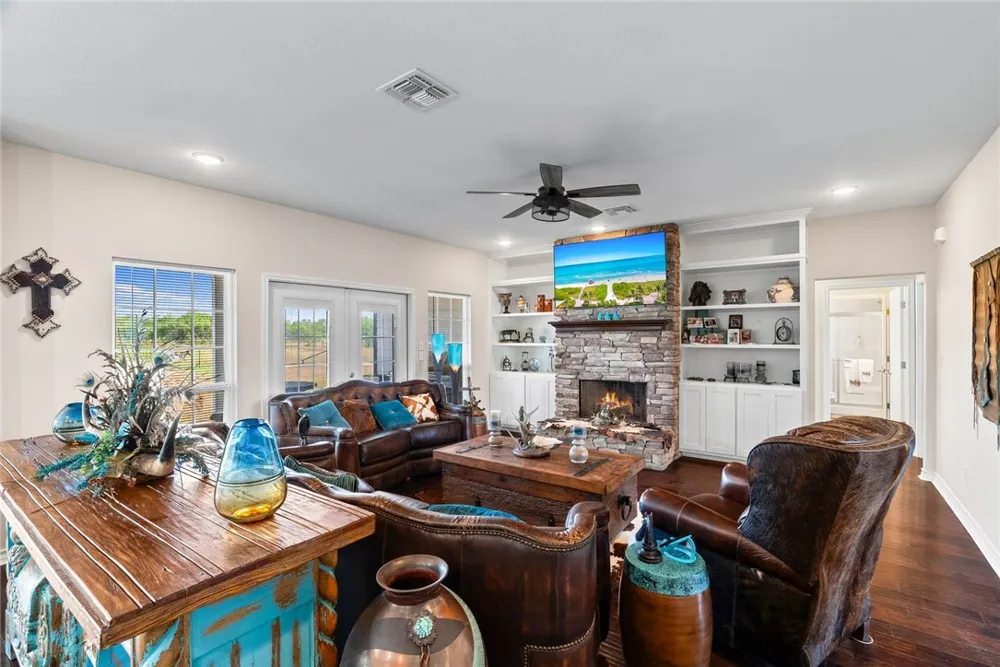 345 E County Road 2180 Kingsville, TX 78363