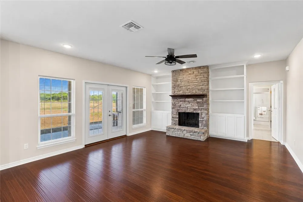 345 E County Road 2180 Kingsville, TX 78363