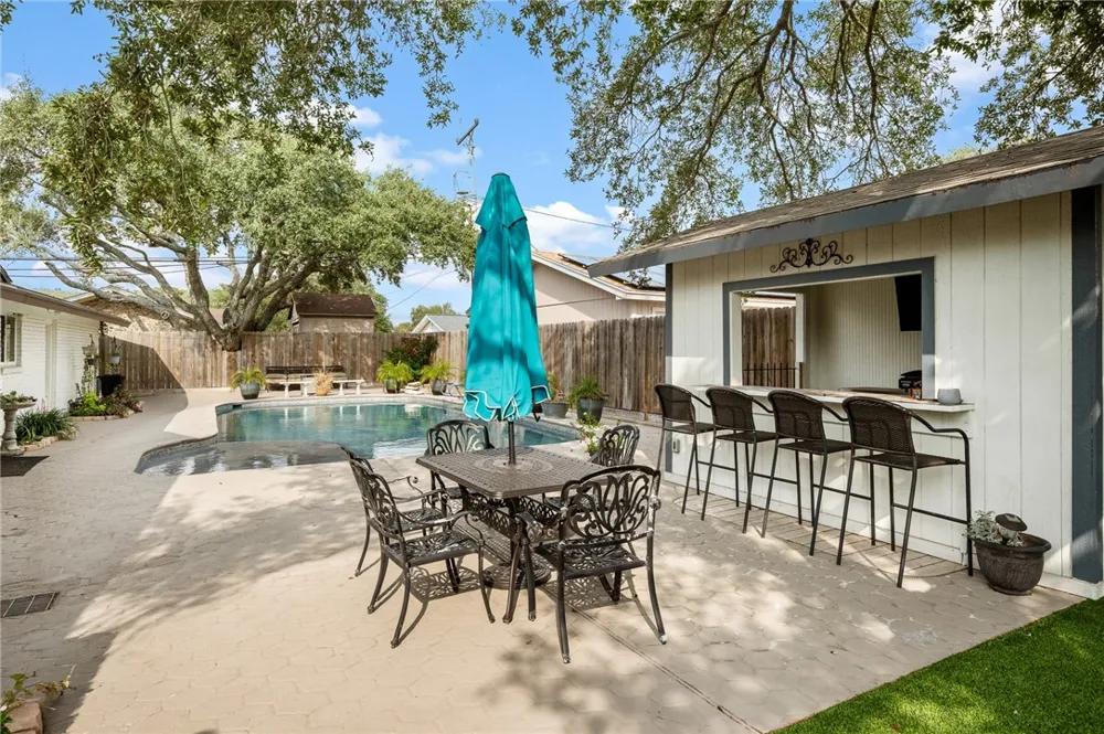 1518 Kenwood Drive Aransas Pass, TX 78336