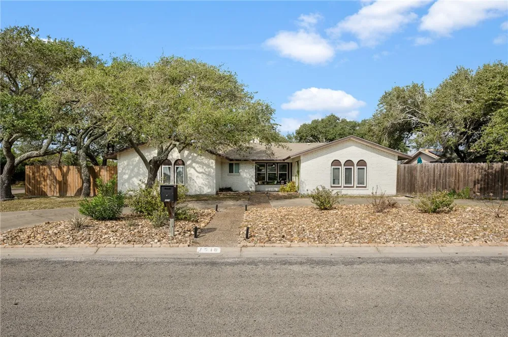 1518 Kenwood Drive Aransas Pass, TX 78336