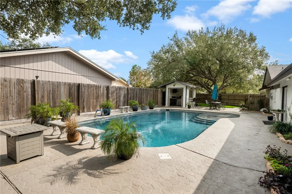 1518 Kenwood Drive Aransas Pass, TX 78336