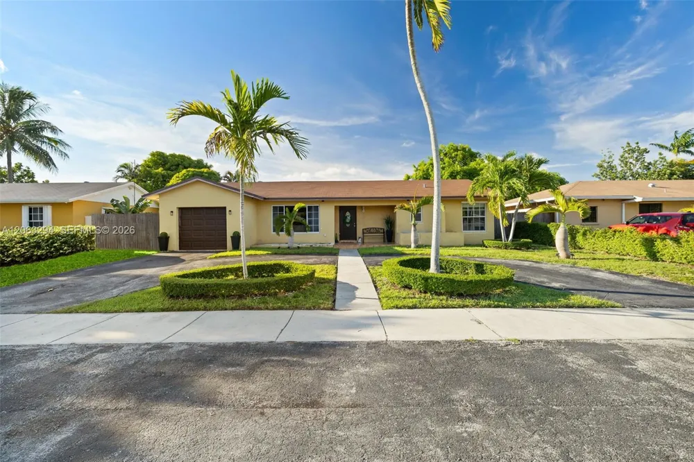 11045 SW 161st Ter Miami, FL 33157