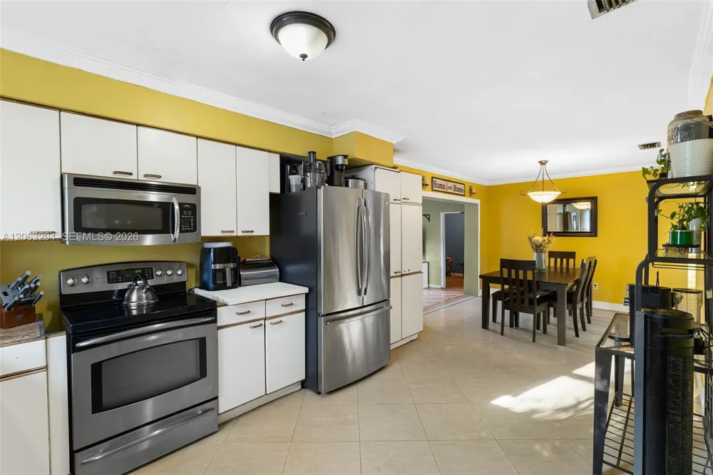 11045 SW 161st Ter Miami, FL 33157