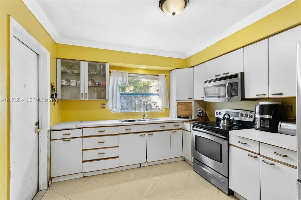 11045 SW 161st Ter Miami, FL 33157