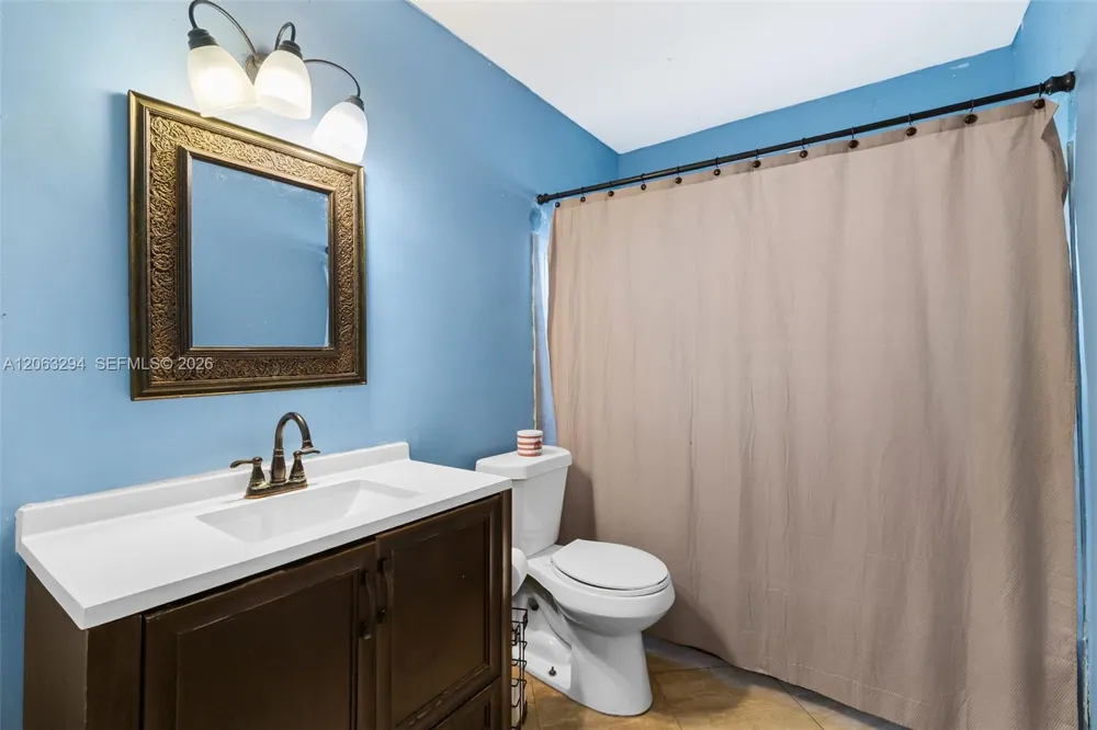 11045 SW 161st Ter Miami, FL 33157