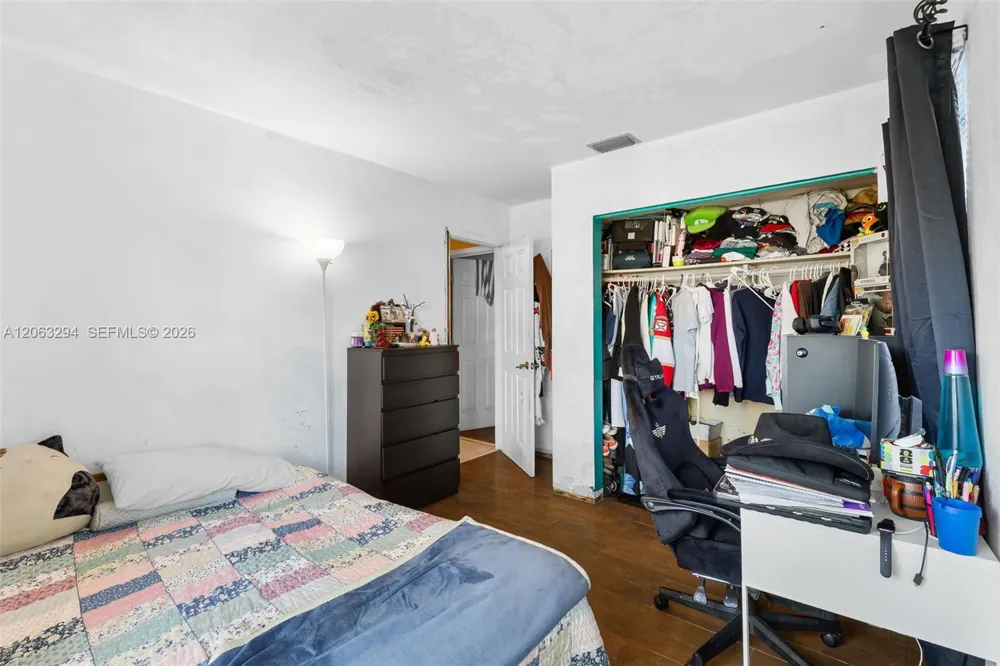 11045 SW 161st Ter Miami, FL 33157