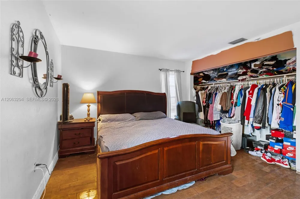 11045 SW 161st Ter Miami, FL 33157