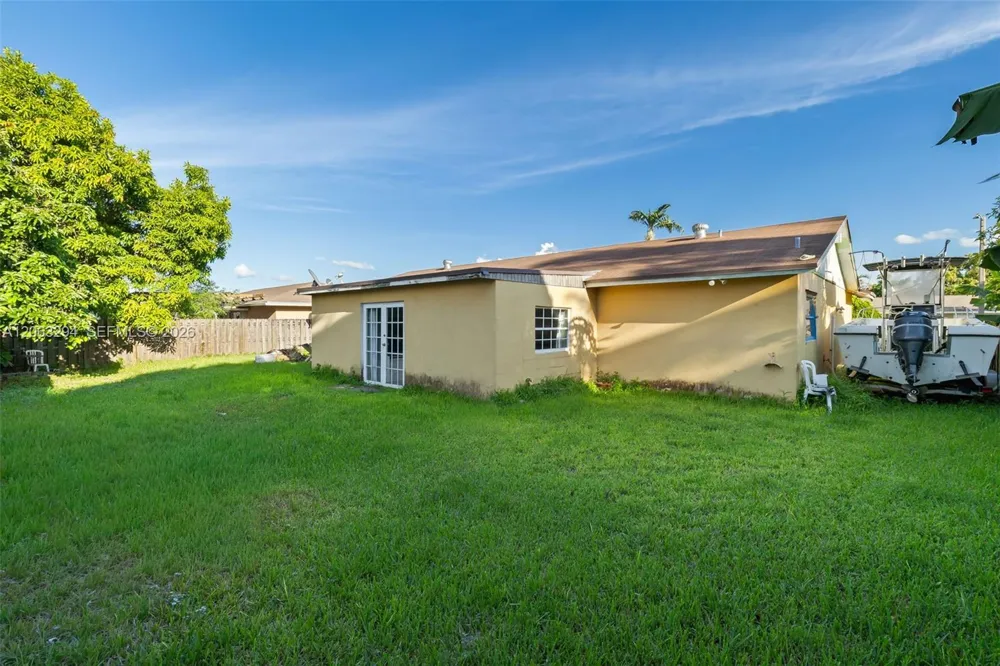 11045 SW 161st Ter Miami, FL 33157