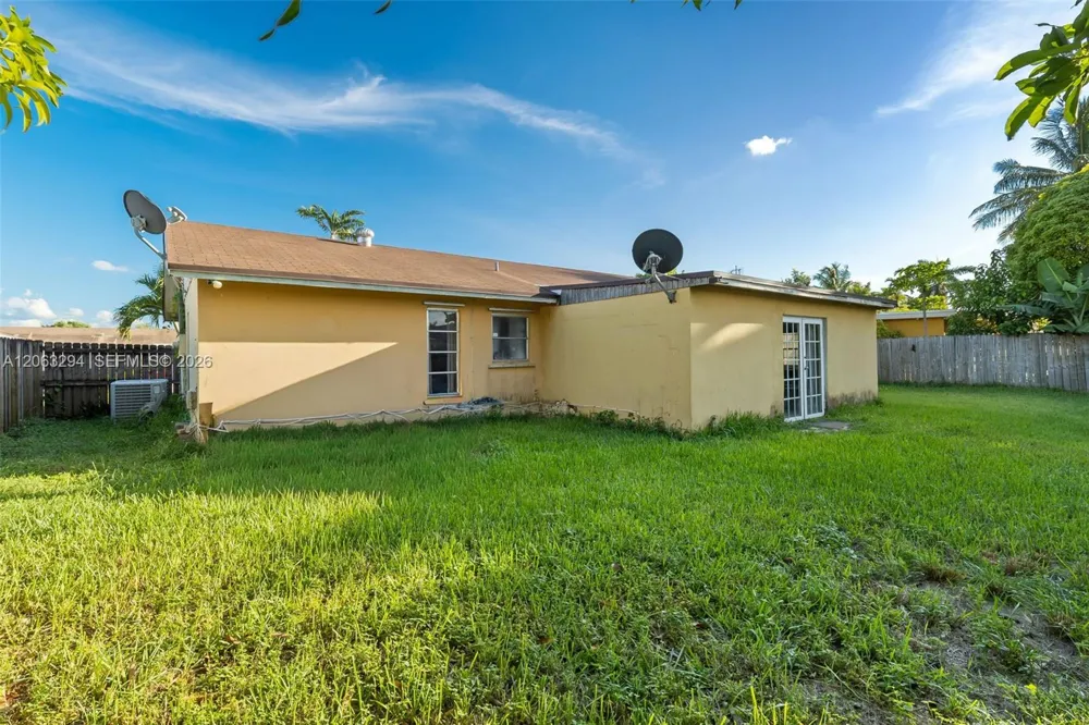 11045 SW 161st Ter Miami, FL 33157