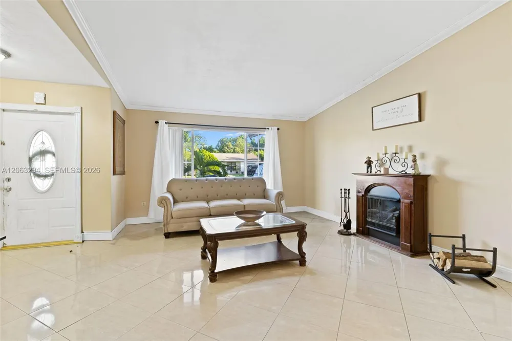 11045 SW 161st Ter Miami, FL 33157
