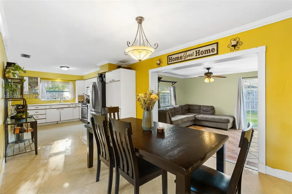 11045 SW 161st Ter Miami, FL 33157