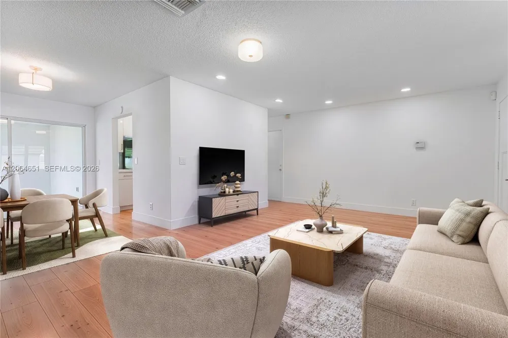 8830 NW 17th St Plantation, FL 33322