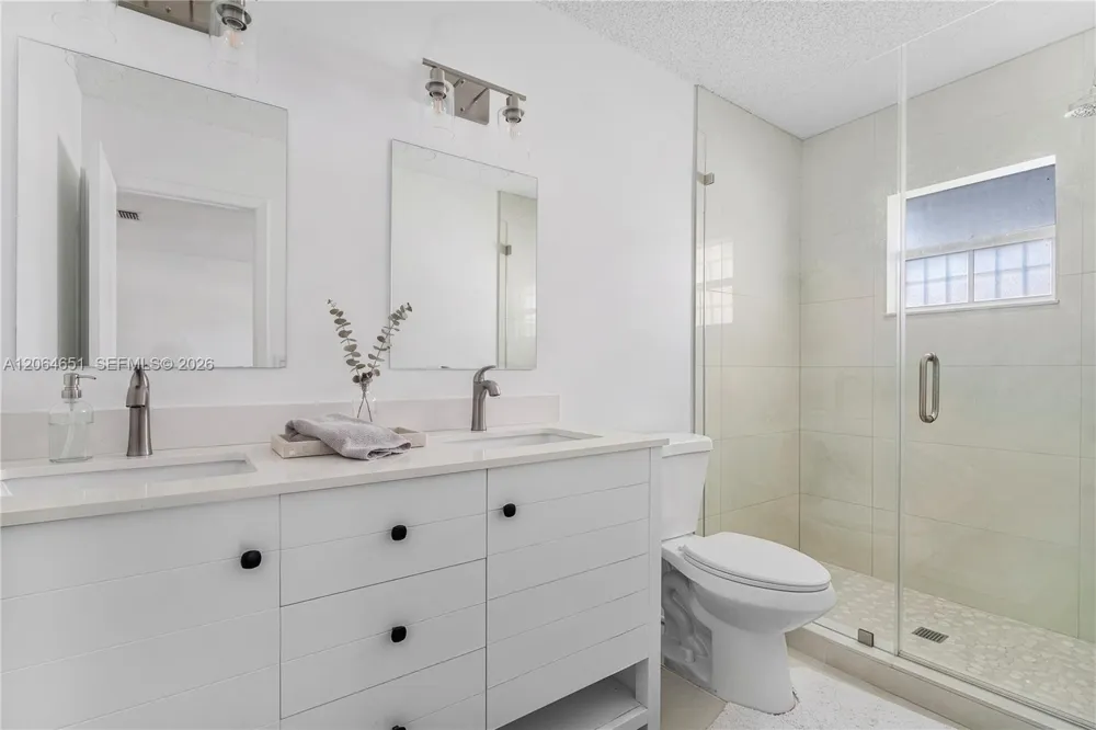 8830 NW 17th St Plantation, FL 33322