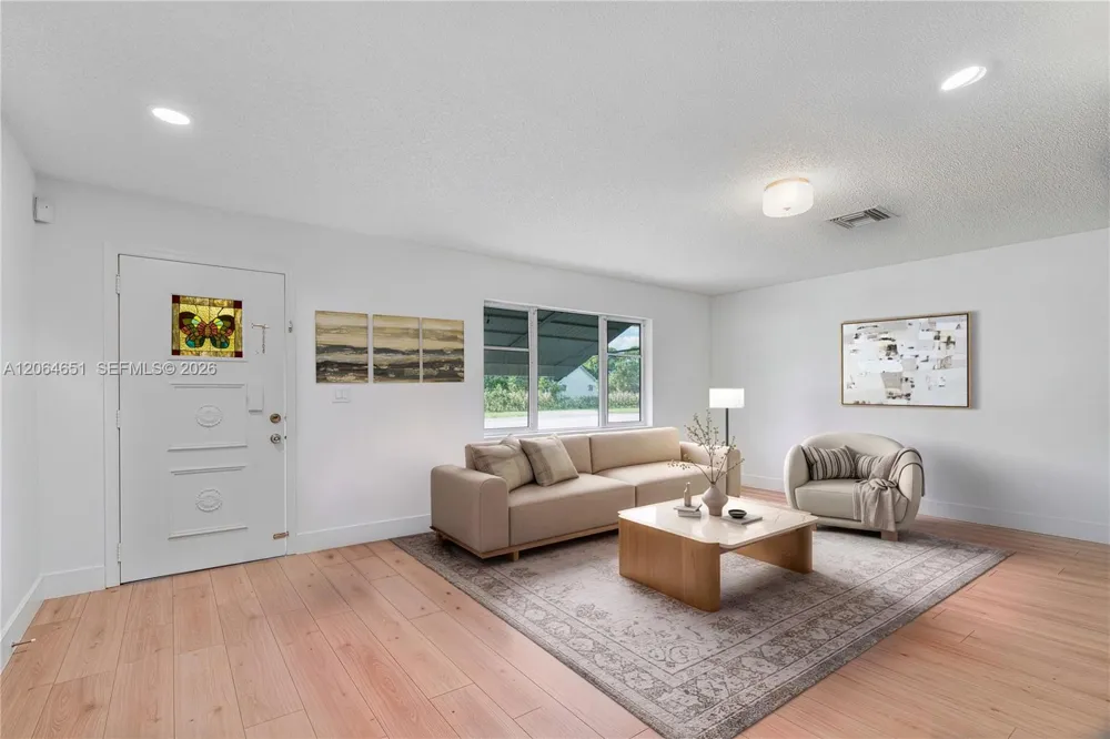 8830 NW 17th St Plantation, FL 33322