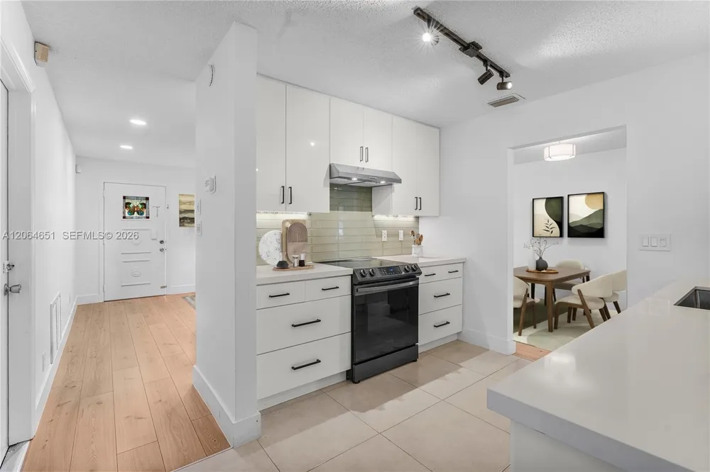 8830 NW 17th St Plantation, FL 33322