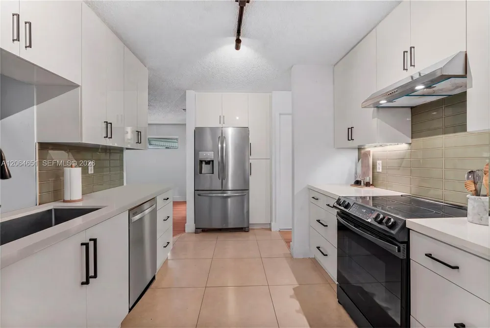 8830 NW 17th St Plantation, FL 33322