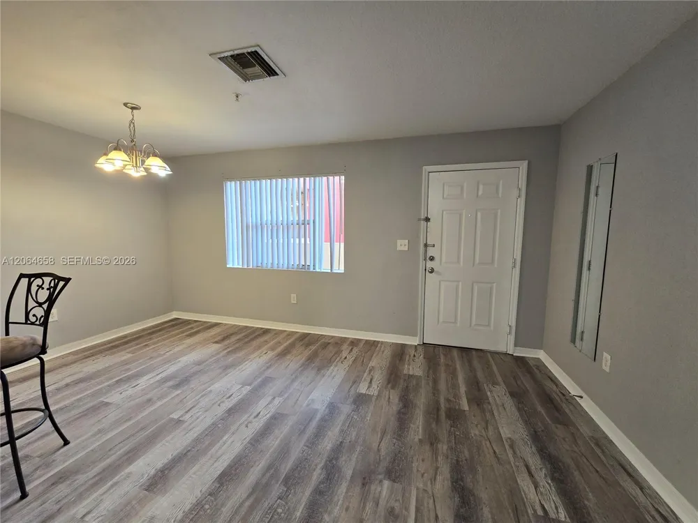 1627 NW 18th St #403 Miami, FL 33125