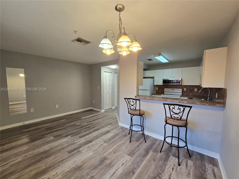 1627 NW 18th St #403 Miami, FL 33125