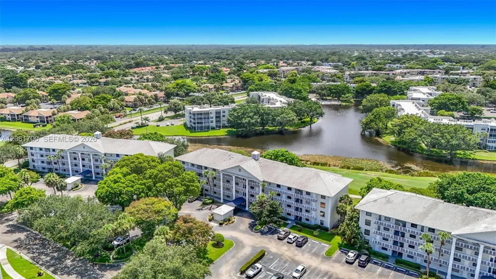 1713 Whitehall Dr #404 Davie, FL 33324