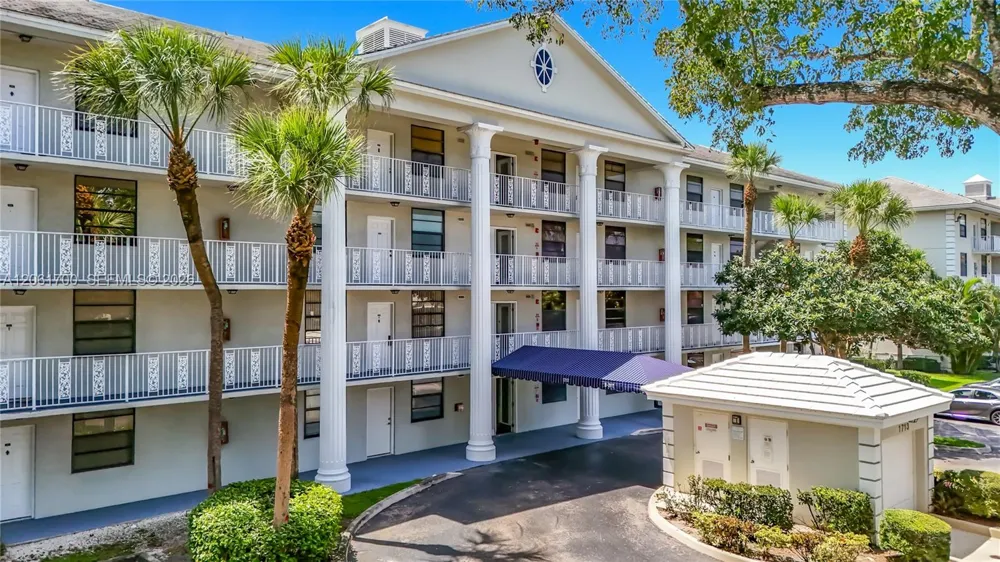 1713 Whitehall Dr #404 Davie, FL 33324