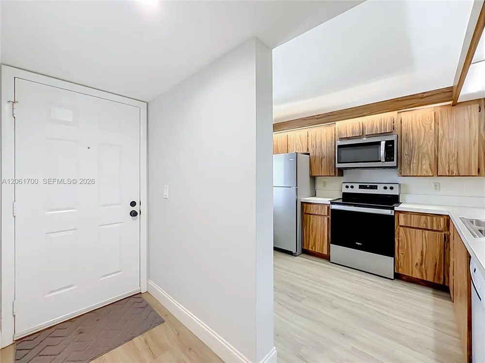 1713 Whitehall Dr #404 Davie, FL 33324