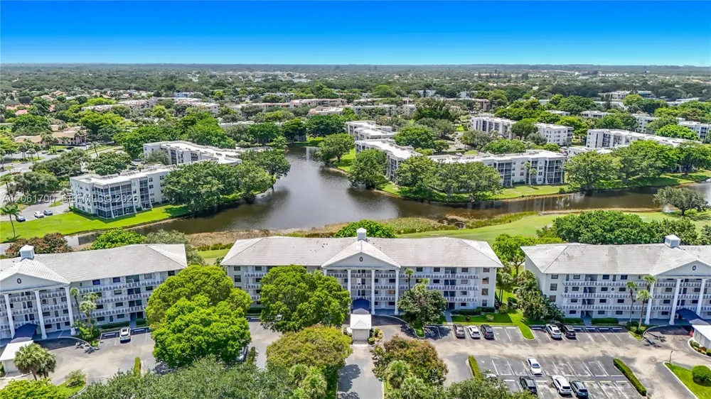 1713 Whitehall Dr #404 Davie, FL 33324