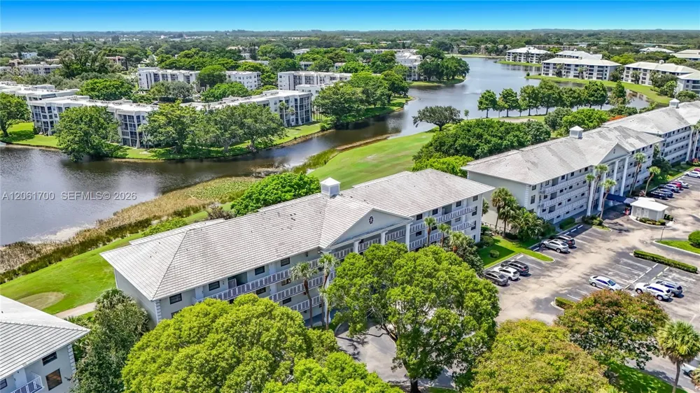 1713 Whitehall Dr #404 Davie, FL 33324