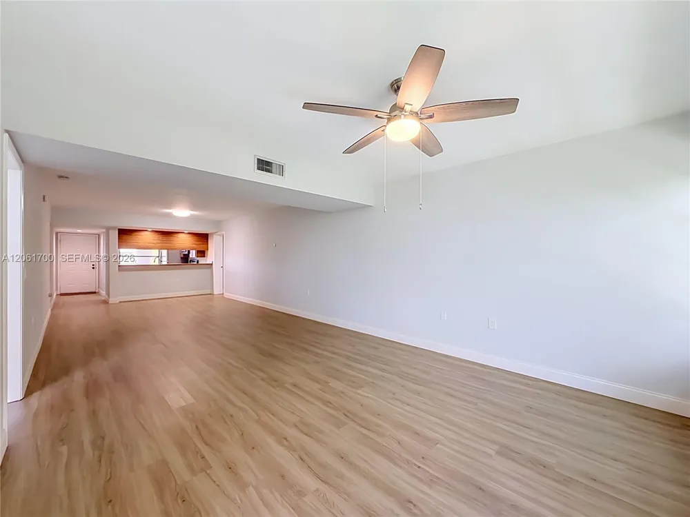 1713 Whitehall Dr #404 Davie, FL 33324