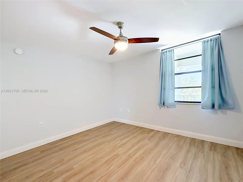 1713 Whitehall Dr #404 Davie, FL 33324