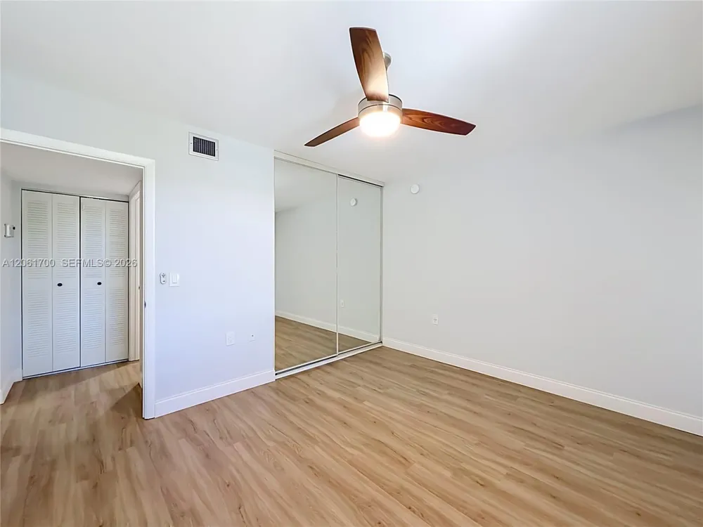 1713 Whitehall Dr #404 Davie, FL 33324