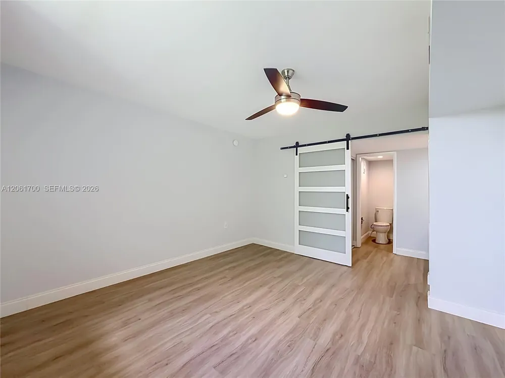 1713 Whitehall Dr #404 Davie, FL 33324
