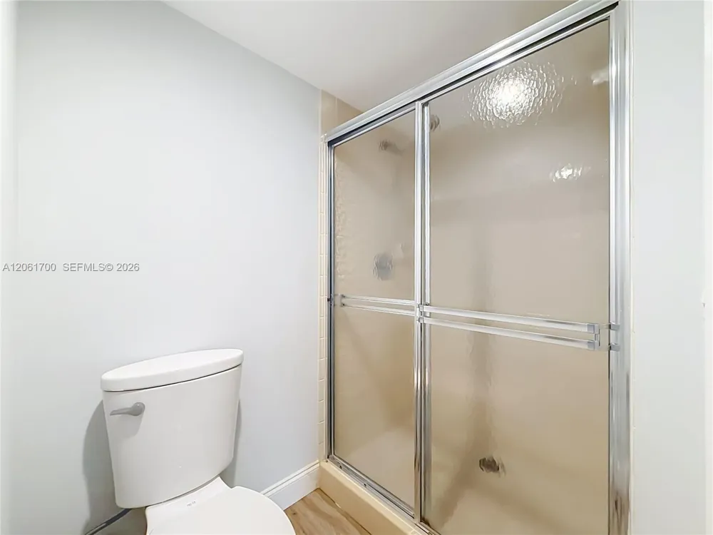 1713 Whitehall Dr #404 Davie, FL 33324