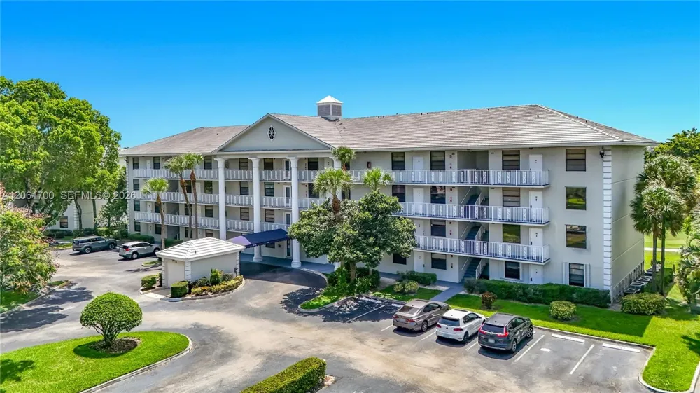 1713 Whitehall Dr #404 Davie, FL 33324