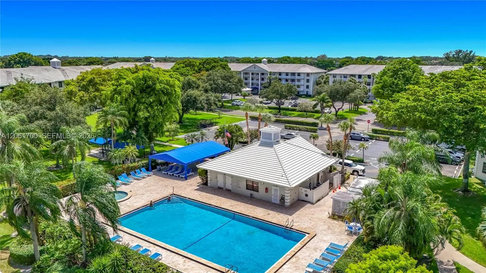 1713 Whitehall Dr #404 Davie, FL 33324