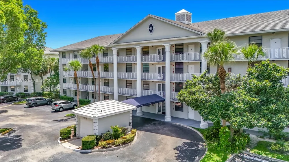 1713 Whitehall Dr #404 Davie, FL 33324