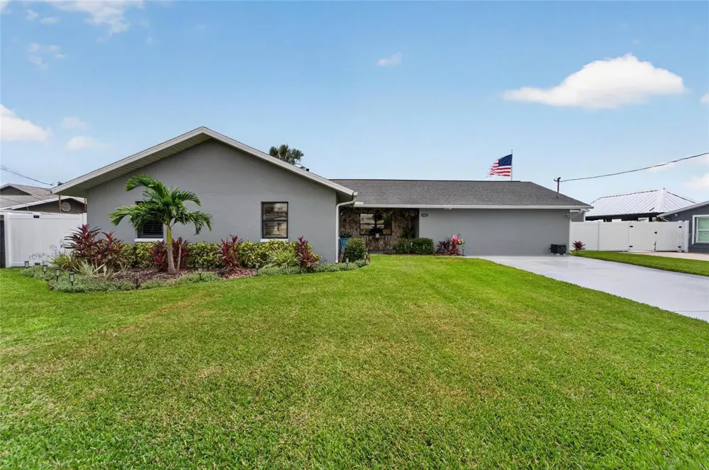 3422 W SHELL POINT ROAD Ruskin, FL 33570