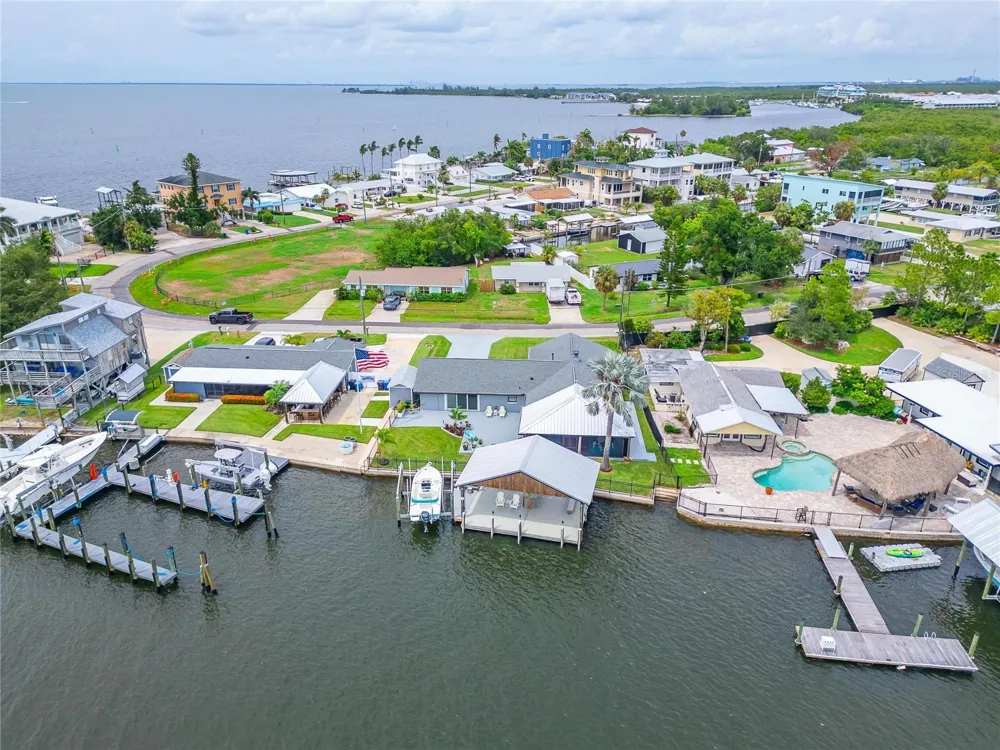 3422 W SHELL POINT ROAD Ruskin, FL 33570