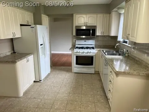 2927 Lotus Court