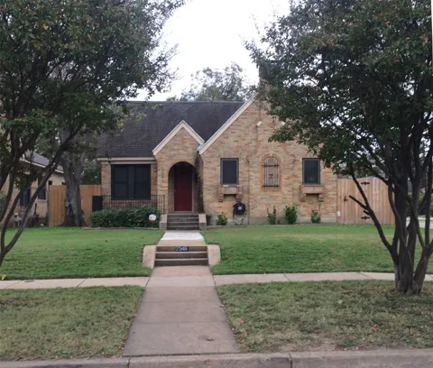 2546 Gladstone Drive