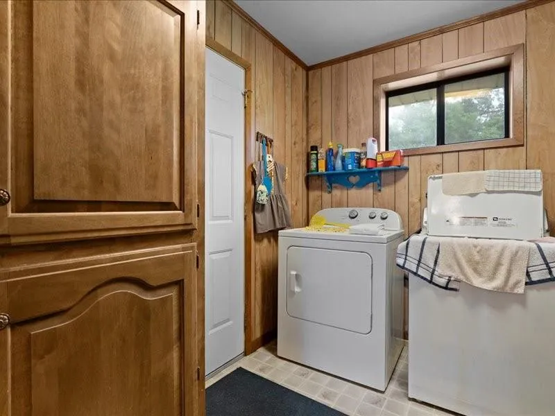 2664 An County Road 103 Elkhart, TX 75839