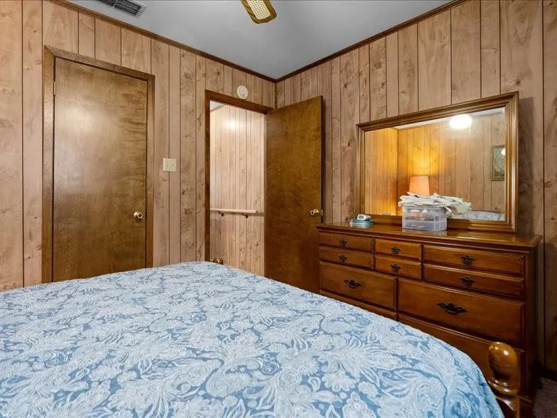 2664 An County Road 103 Elkhart, TX 75839