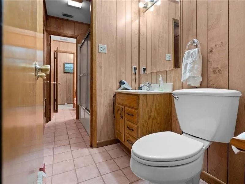 2664 An County Road 103 Elkhart, TX 75839