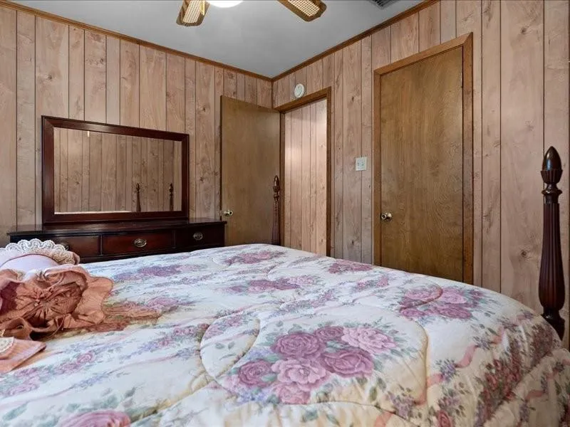 2664 An County Road 103 Elkhart, TX 75839