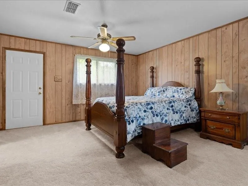 2664 An County Road 103 Elkhart, TX 75839