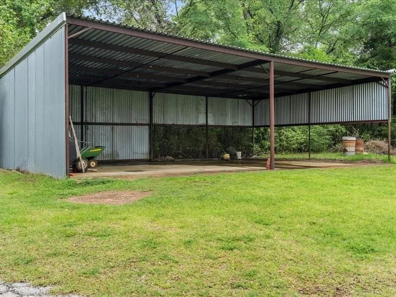 2664 An County Road 103 Elkhart, TX 75839