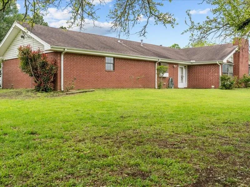 2664 An County Road 103 Elkhart, TX 75839