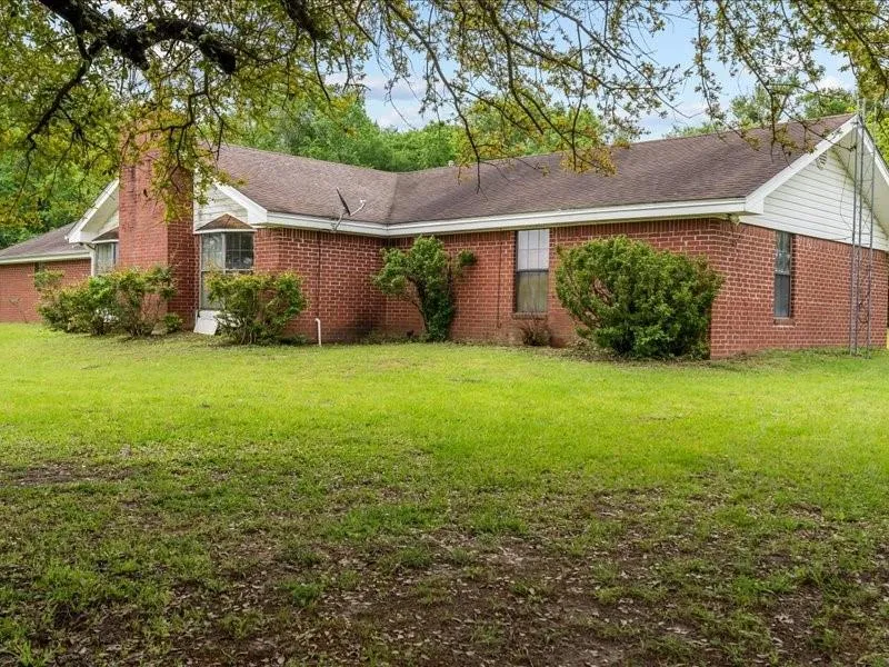 2664 An County Road 103 Elkhart, TX 75839