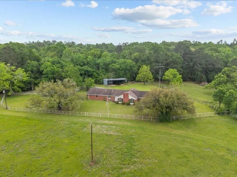 2664 An County Road 103 Elkhart, TX 75839