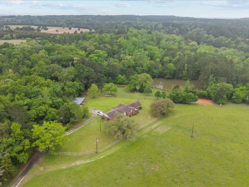 2664 An County Road 103 Elkhart, TX 75839
