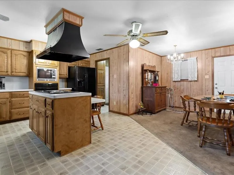2664 An County Road 103 Elkhart, TX 75839